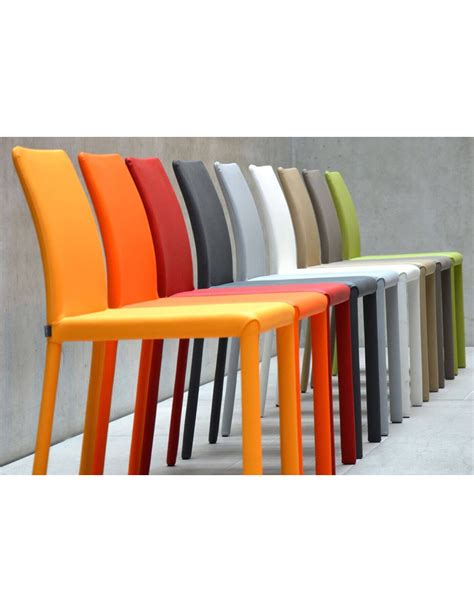 chaise en bois de couleur Idées de Décoration intérieure French Decor