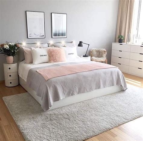 Chambre Ado Fille Moderne 2018 Mei Tufted Upholstered Low Profile Standard Bed Andover Mills Color: White, Size: Full