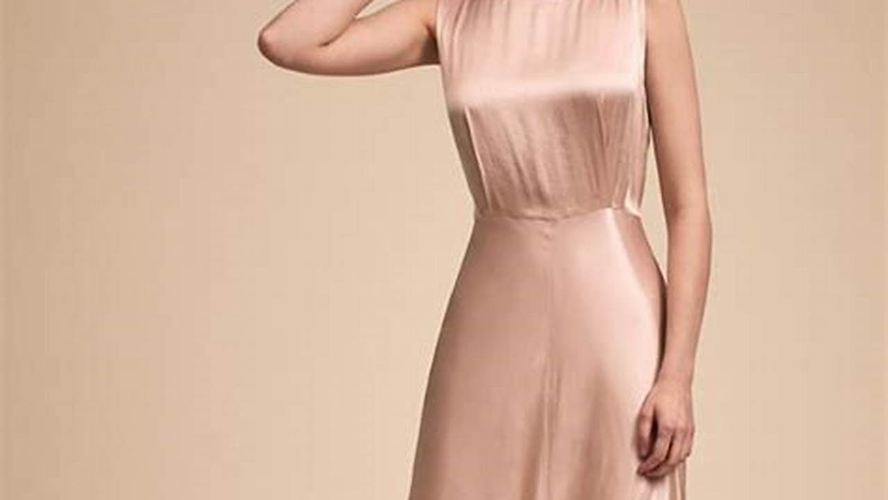 Unveiling the Charm: How to Select Champagne Bridesmaid Dresses for a Timeless Bridal Party