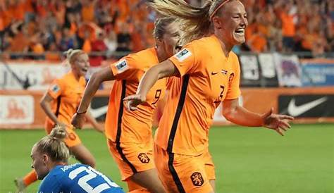 Champions League-finale voor vrouwen met speciale Eindhovense bal | Sport | ed.nl