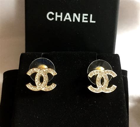 chanel cc logo stud earrings