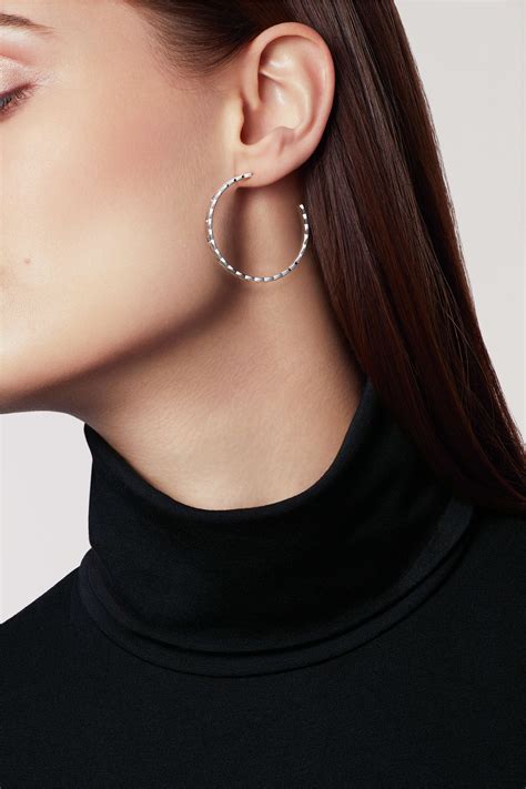 chanel coco crush earrings