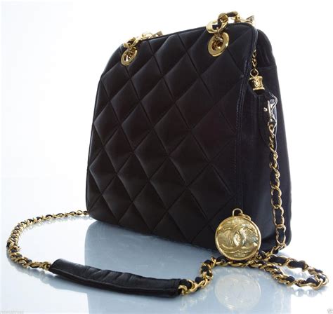 chanel quilted handbag gold chain
