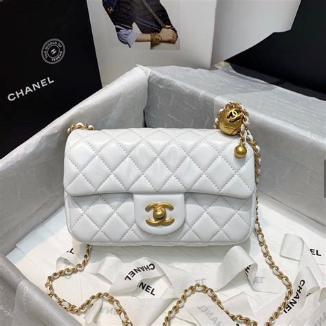 Unveiling the Elegance: Chanel's Iconic White Collection for Every Fashionista