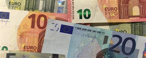 change euros back to pounds uk