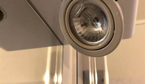 Changer ampoule spot led salle de bain Electroménager