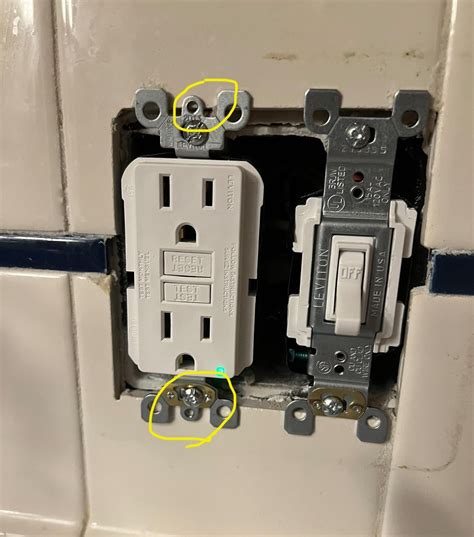 Changing Outlet Faceplate