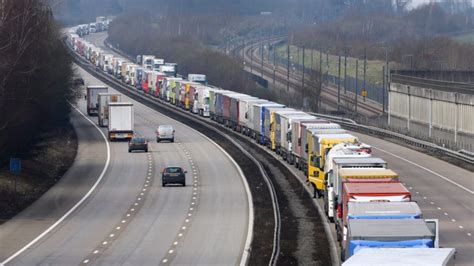 channel tunnel delays today