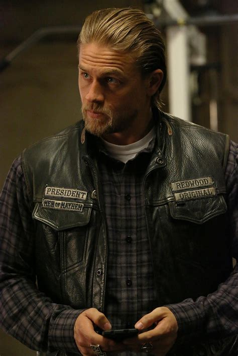 charlie hunnam sons of anarchy pictures