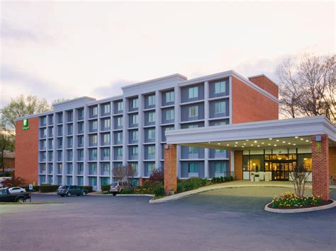 charlottesville hotels