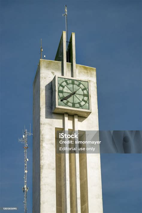 chaves snow building