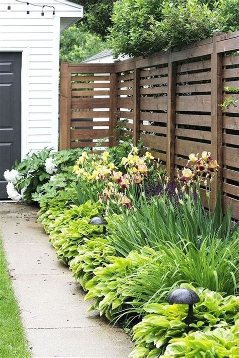 5+ Cheap DIY Fence Ideas for Your Beautiful Garden DECOREDO Privacy