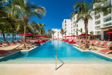 cheap hotel in montego bay with pool