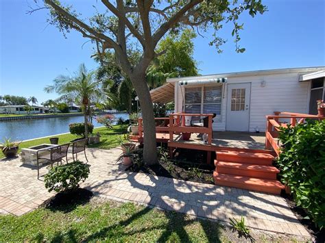 2 Bed / 2 Bath In Luxury 55+ Park mobile home for sale in
