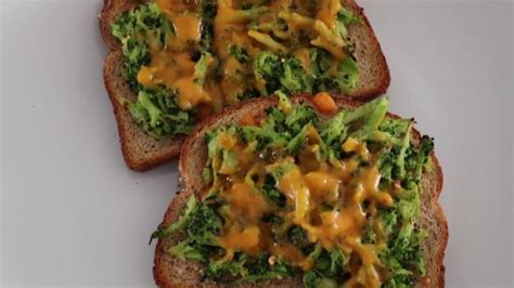 Cheesy Broccoli Toast