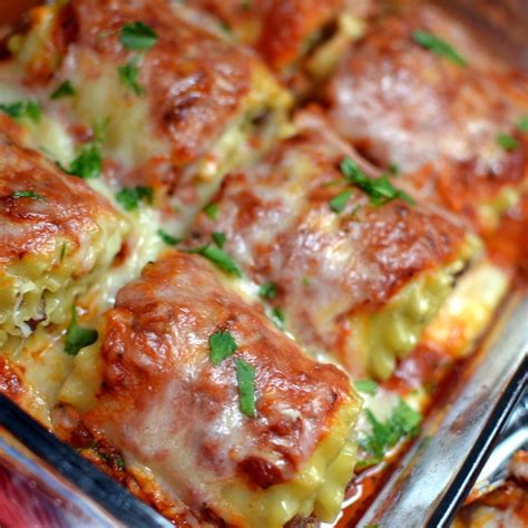 cheesy sausage lasagna roll ups