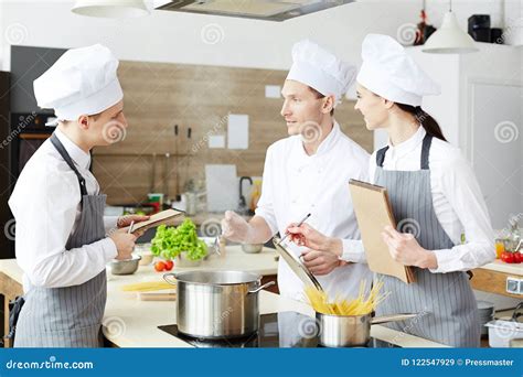 chef explaining techniques