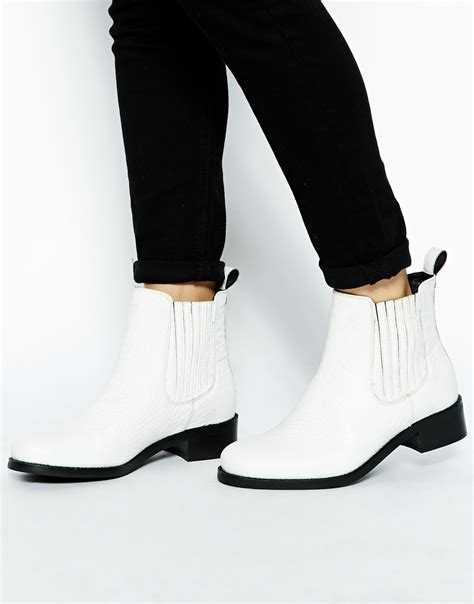 chelsea boots women's white