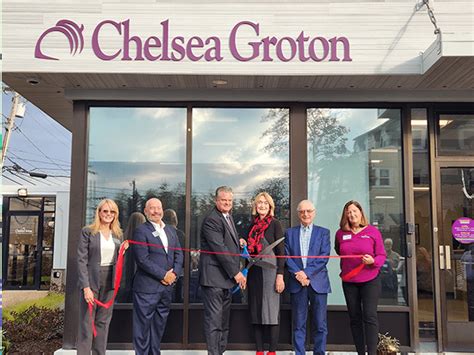 chelsea groton bank niantic hours