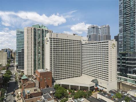 chelsea hotel toronto canada parking