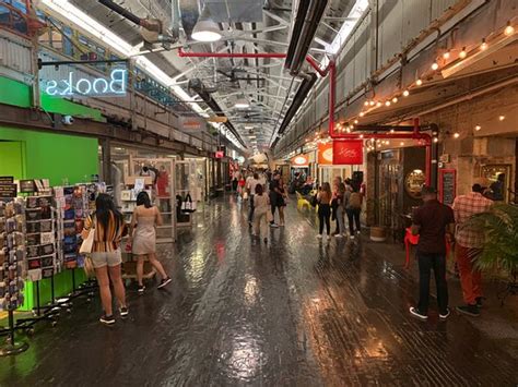 chelsea market hours of operation