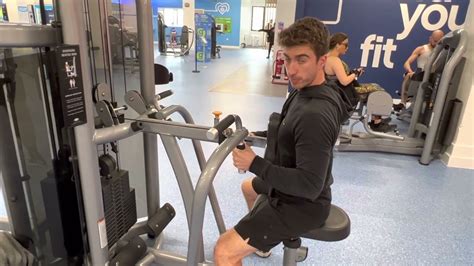 Chest Supported Machine Rows