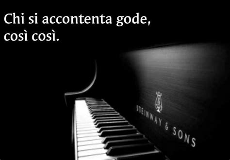 About Chi Si Accontenta Gode