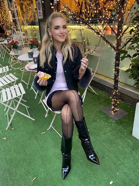 chiara ferragni in collant