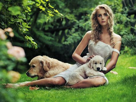 chica folla con animales