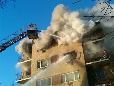 chicago apartment building fire