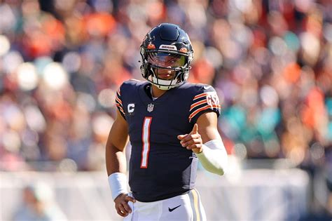 chicago bears football justin fields stats