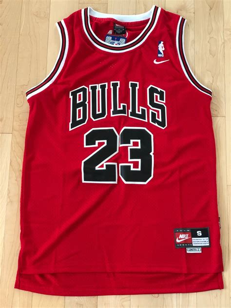 chicago bulls jersey 23