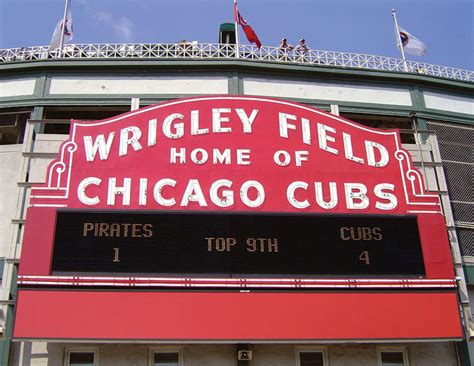 chicago cubs headquarters address