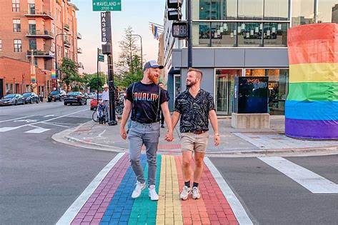 CHICAGO GAY DISTRICT