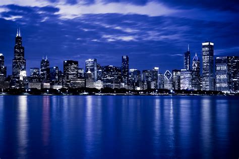 chicago skyline at night picture