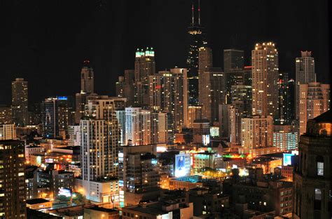 chicago skyline night time