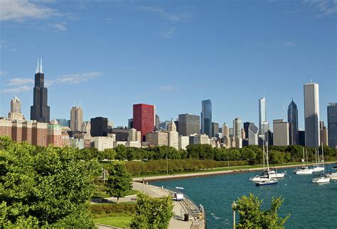 chicago skyline sunny day
