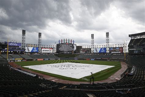 chicago white sox rain delay today