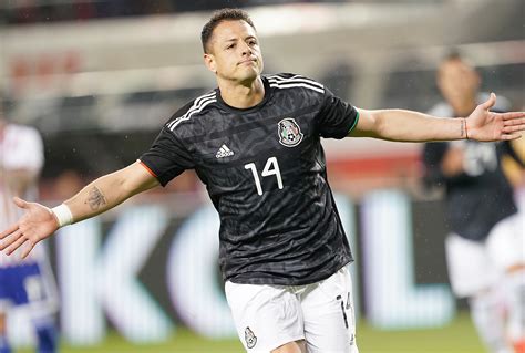 chicharito soccer player