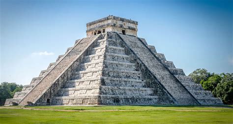 Temple of the Warriors in Chichen Itza