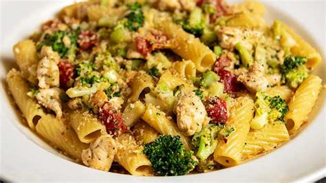Delicious Chicken And Broccoli Pasta Cheesecake Factory Recipes