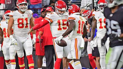 chiefs vs raiders score history