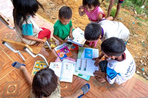 Imagine children learning together