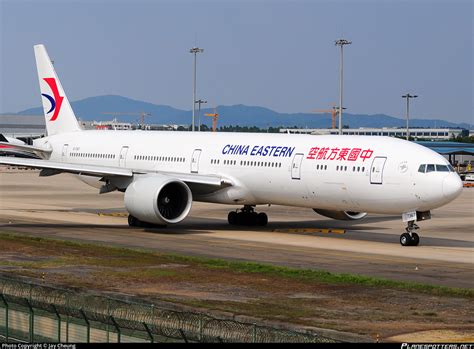 china eastern boeing 777