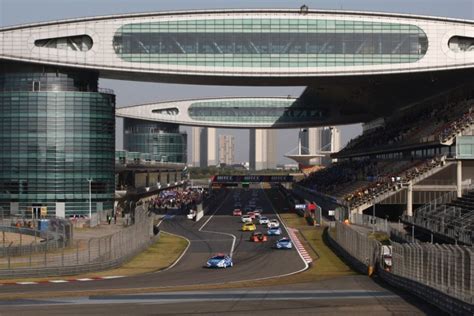 china f1 fan on track