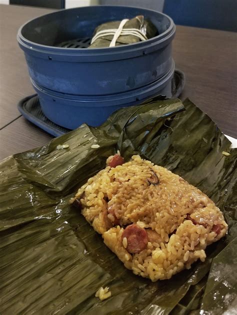 chinese sticky rice in banana leaves