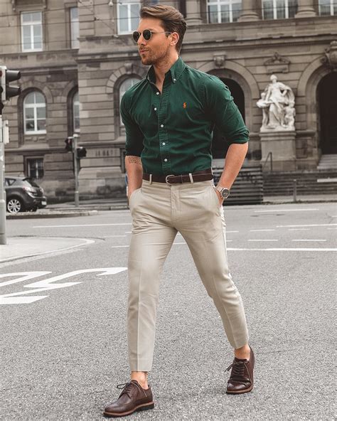 chinos khaki