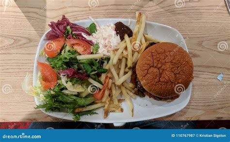 Chips Salad Burger