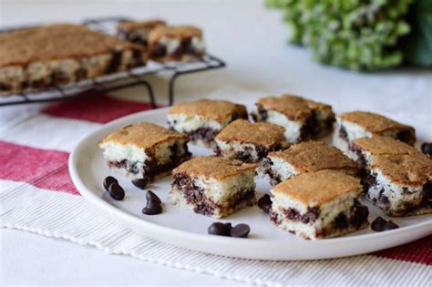 Chocolate Chip Slice Recipe Easy Video Instructions Slices recipes, Dessert recipes, Recipes