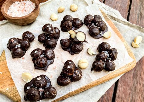 Chocolate Macadamia Nut Clusters